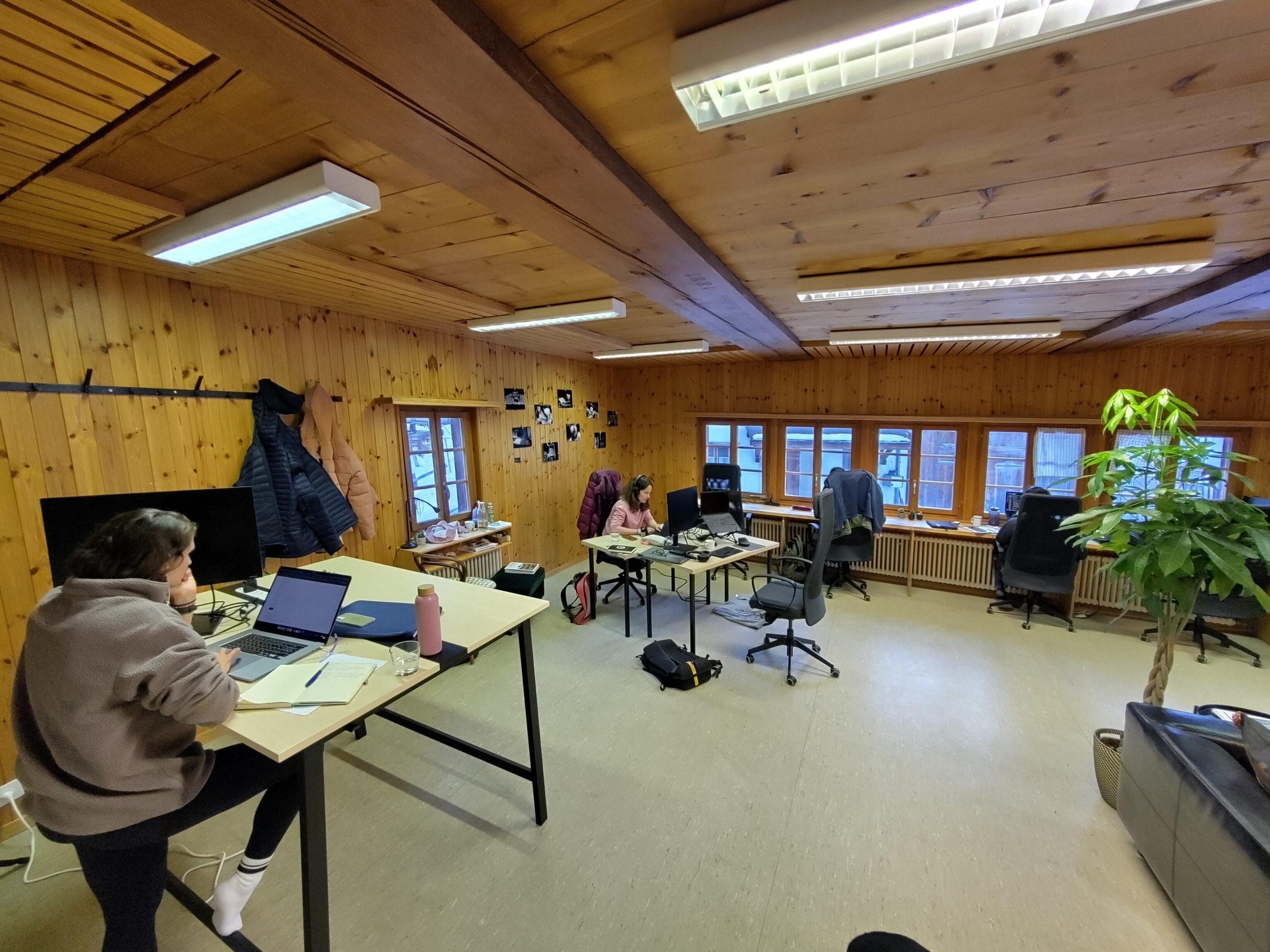 Overview of the Trava coworking space in Les Haudères, Val d'Hérens.