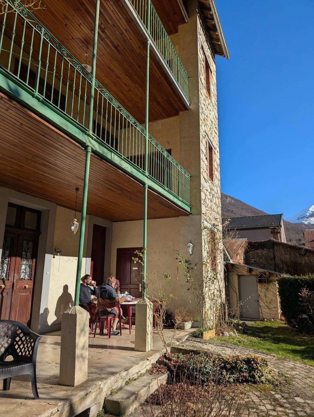 Garden and balconies - terrace with tables for meals