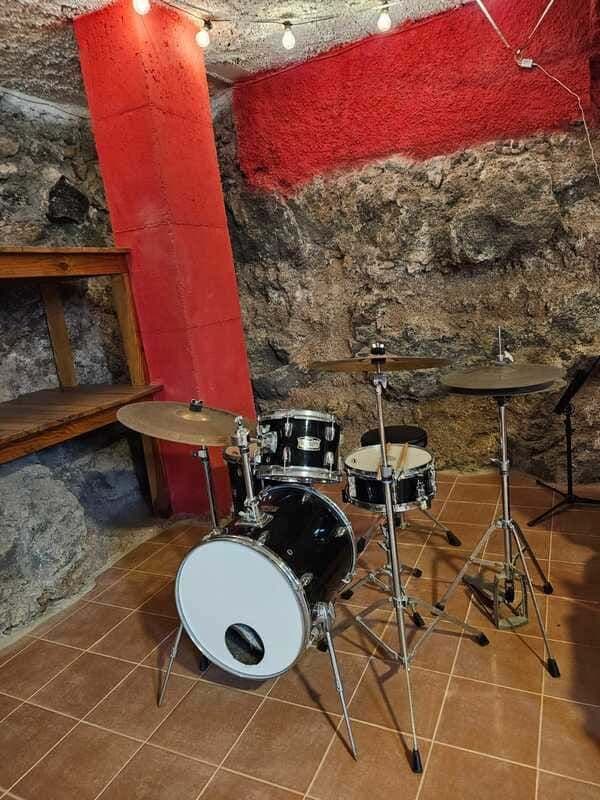 Funny Cave / Party Cave