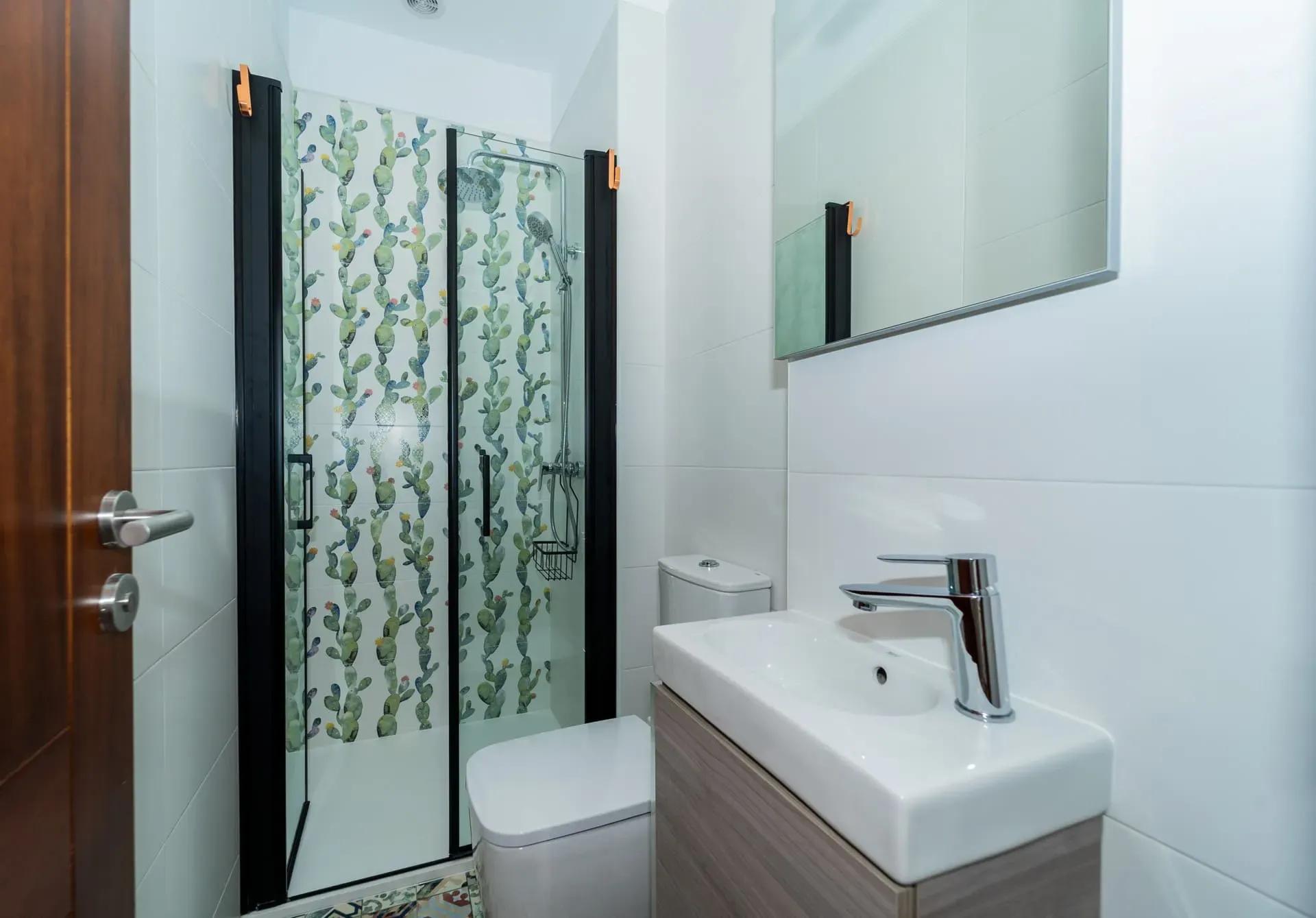 Kentya Room bathroom at Cactus Coliving Tenerife