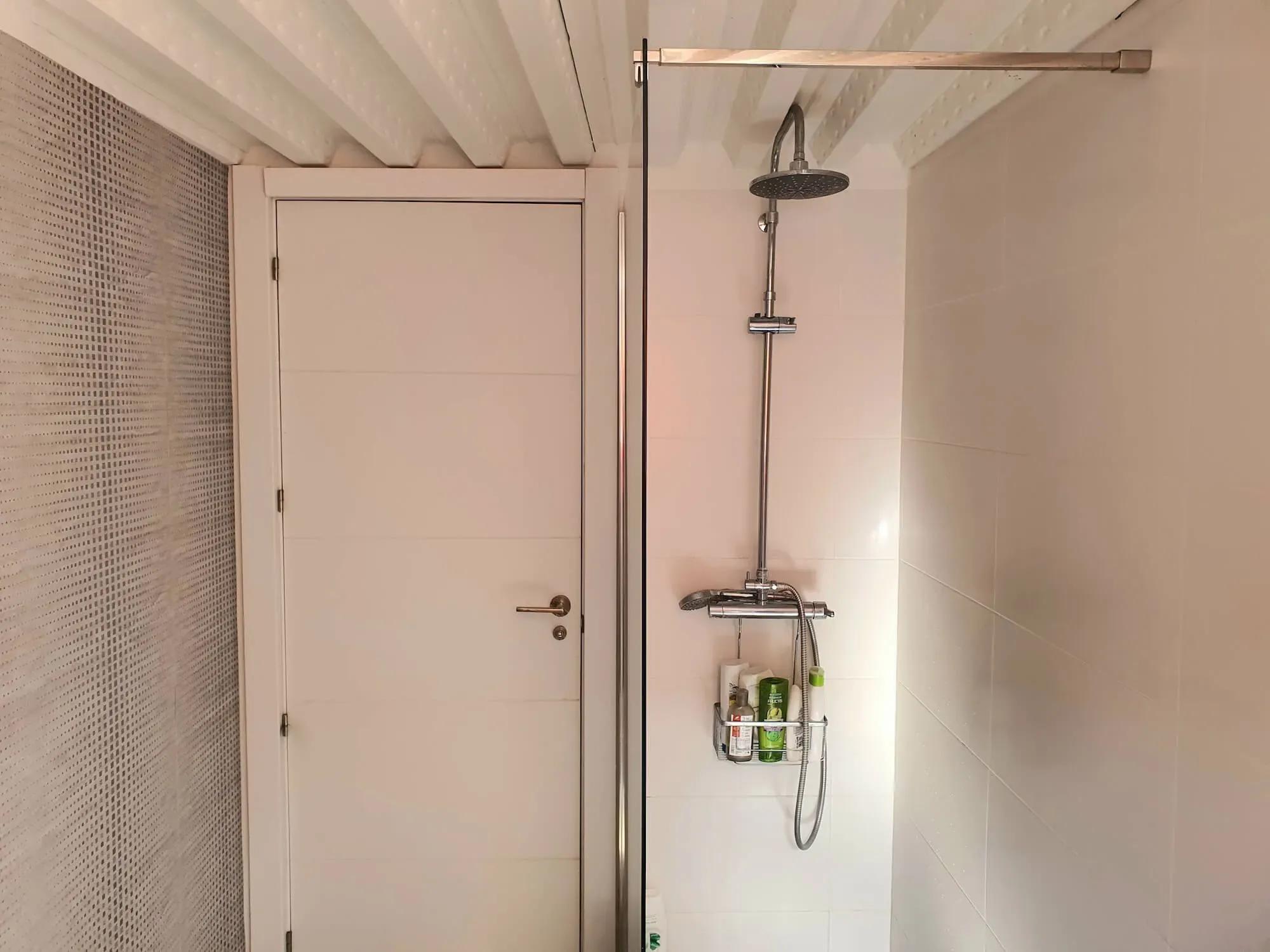 Shared Bathroom at Cactus Coliving Tenerife