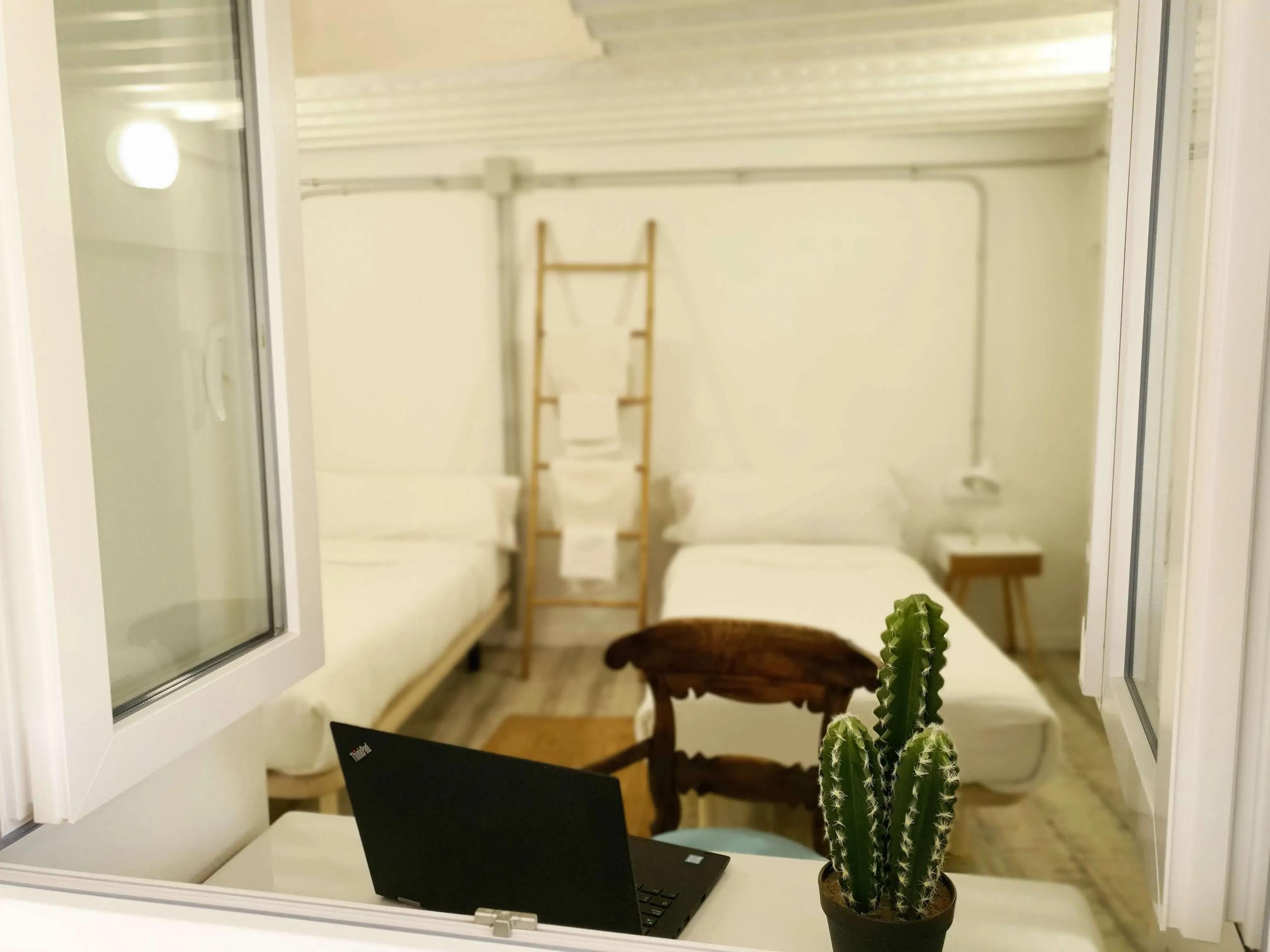 Cardon Room Layout