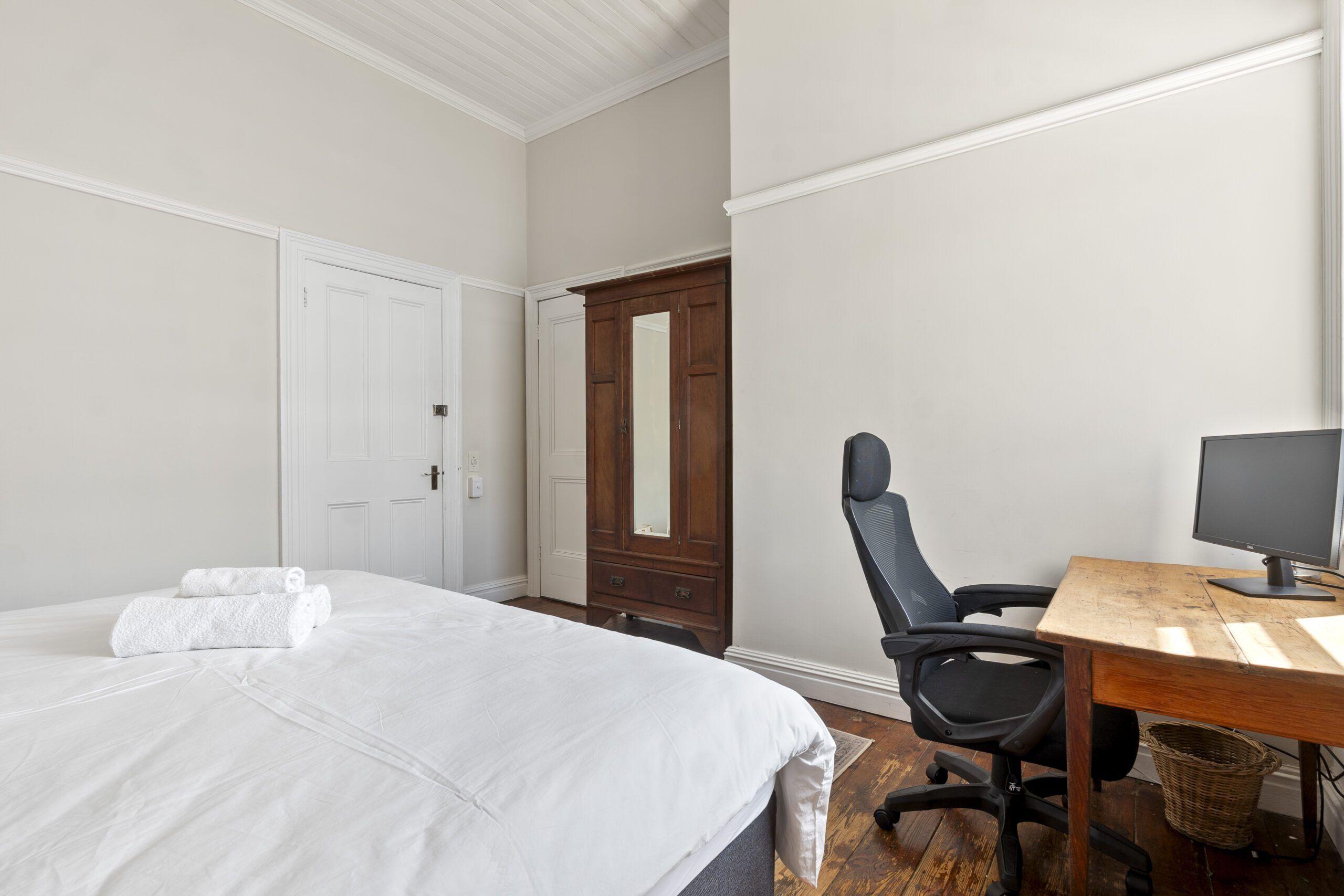 Private desk in the Cape Queen Suite