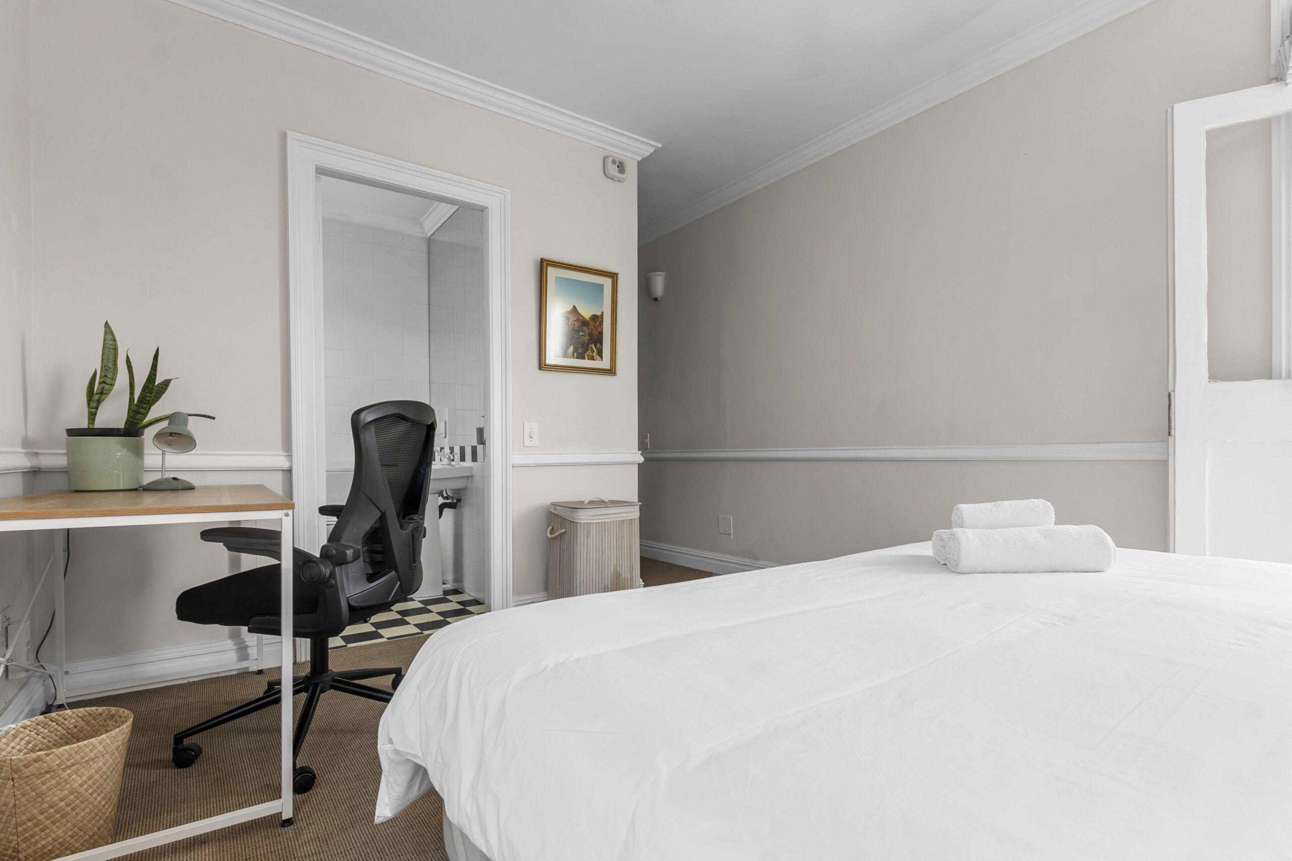 Private desk in the Sun Superior Suite