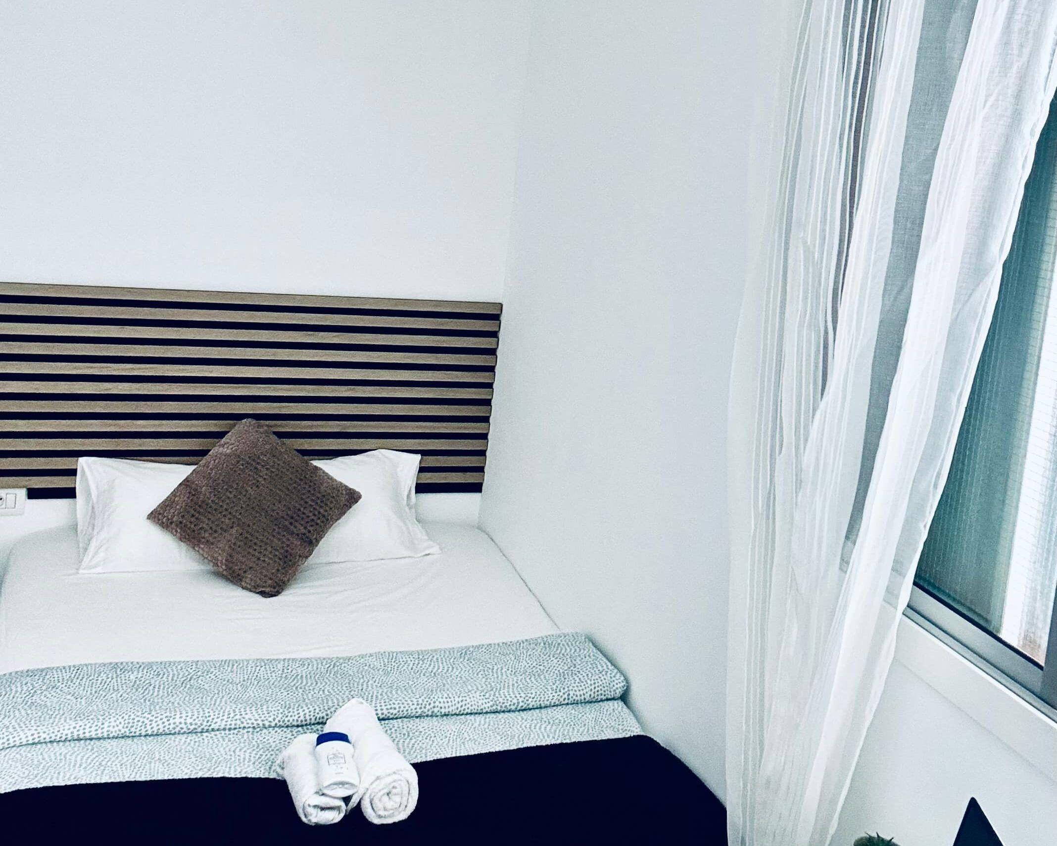 Single private room with shared bathroom at Casa Capitán