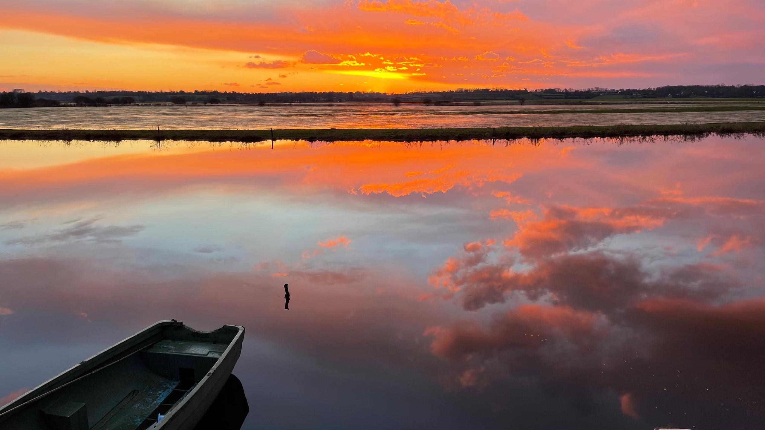 A winter sunset in Normandie near Château Coliving