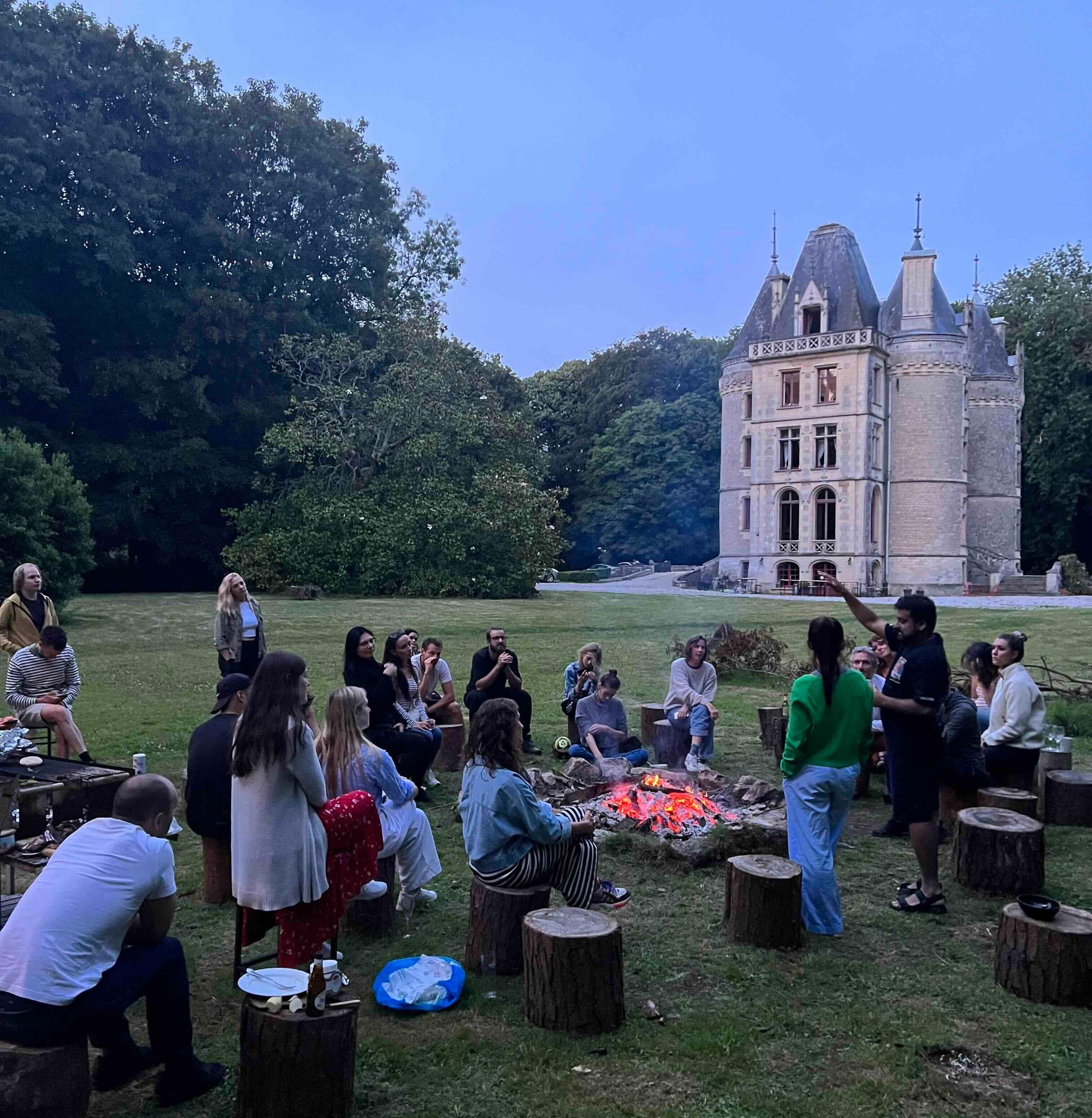 Group of people during a team retreat at Château Coliving