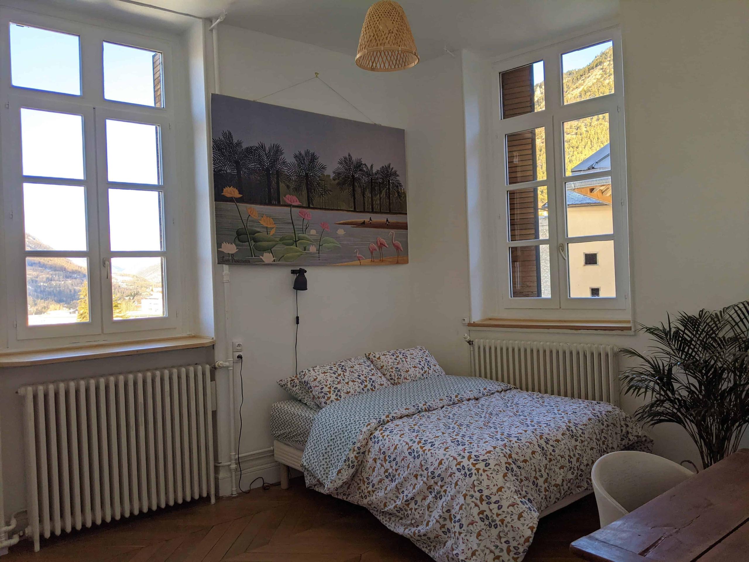 Venus bedroom with mountain view