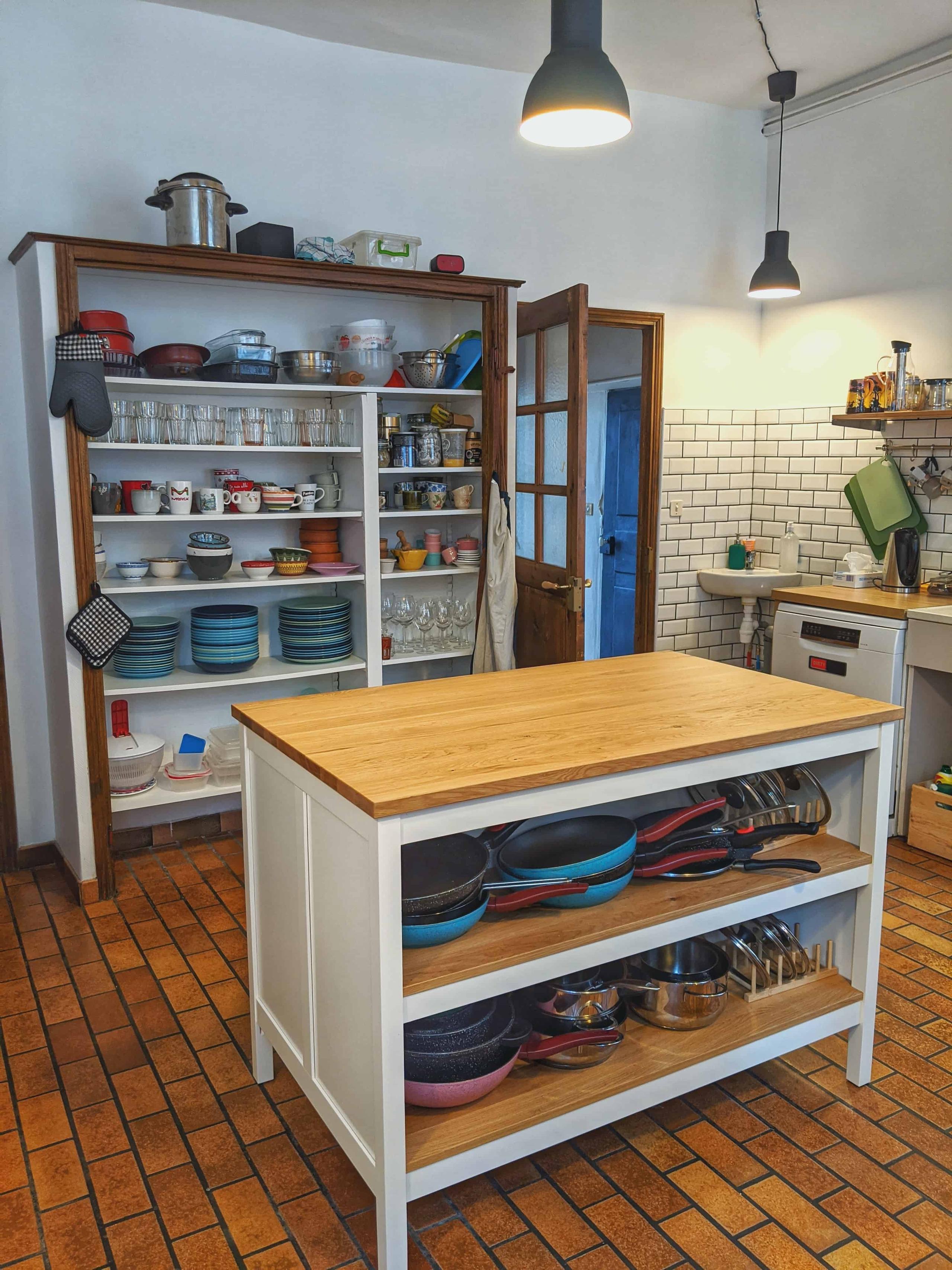 Kitchen storage and appliances