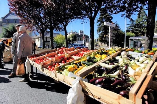 Local market featuring small producers and Italian products from nearby border
