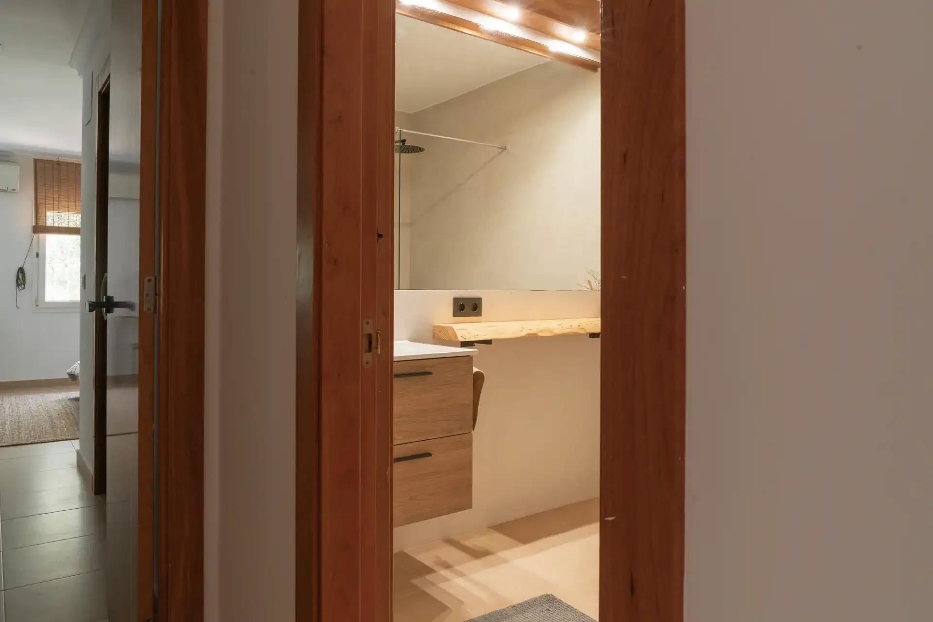 Coliving & Coworking Denia en suite bathroom