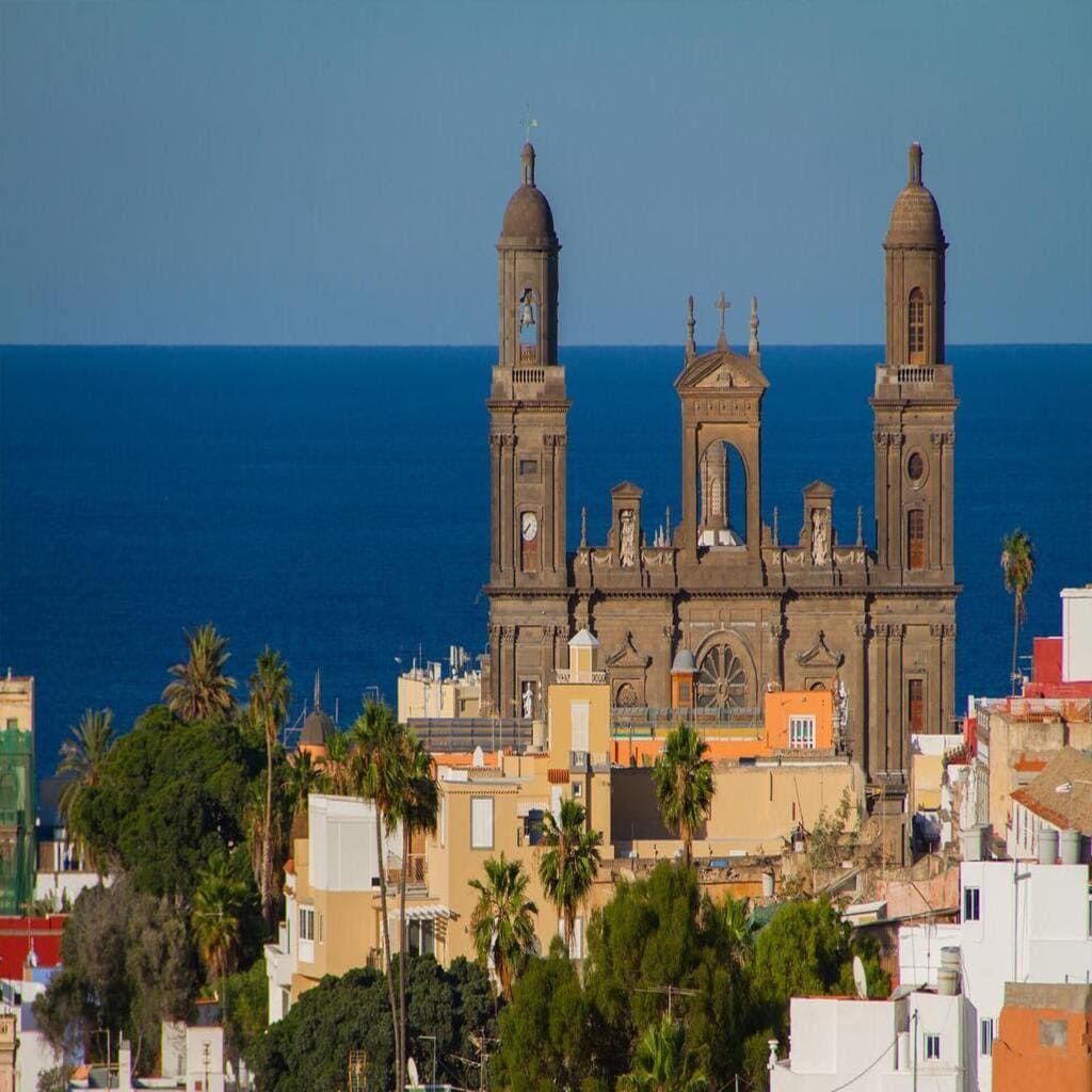 Catedral Santa Ana in Las Palmas de Gran Canaria, 2.8 km from Coliving 1907