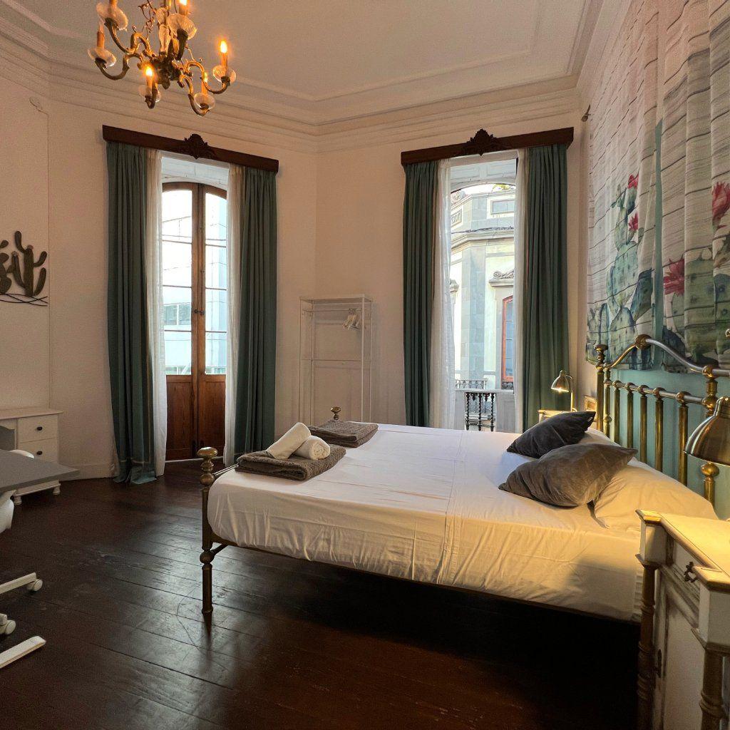 Jardín Canario room at Coliving 1907 - 24 sqm double room with private bathroom inside, 180cm bed, first floor