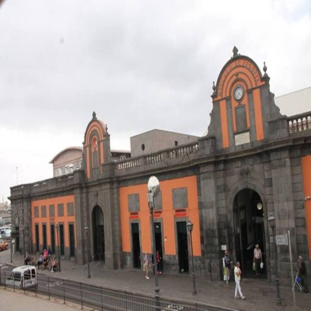 Mercado de Vegueta, the local market in Las Palmas de Gran Canaria, 1 km from Coliving 1907
