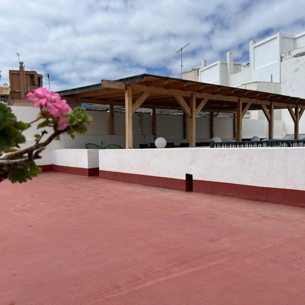 Roof terrace with view, one of the highlights of Coliving 1907 where colivers spend time during day and night