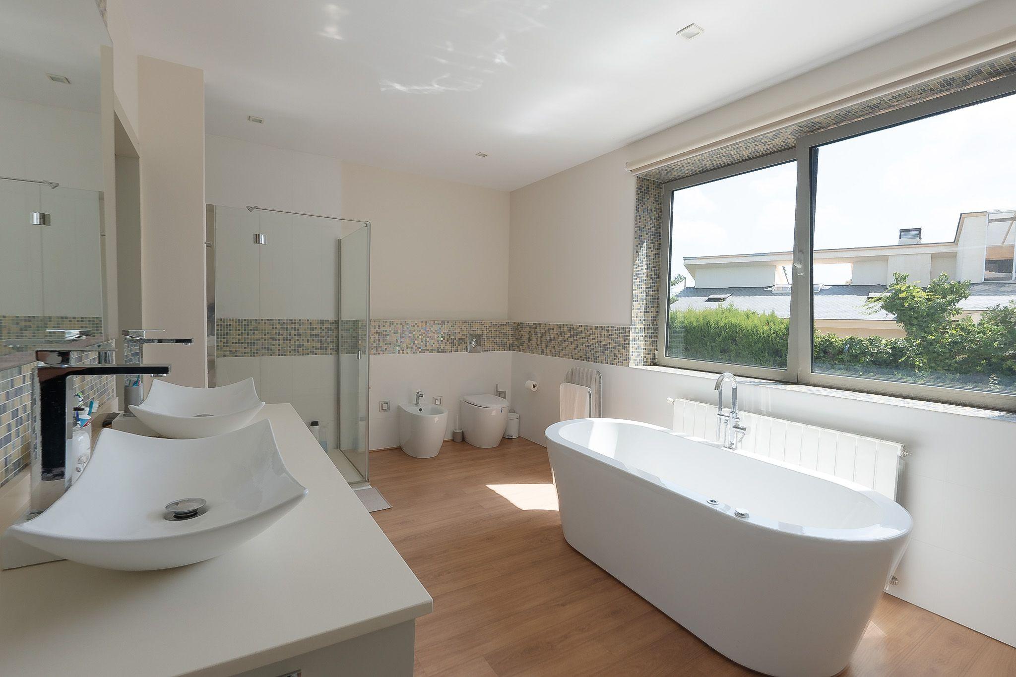 Kingston Room Bathroom