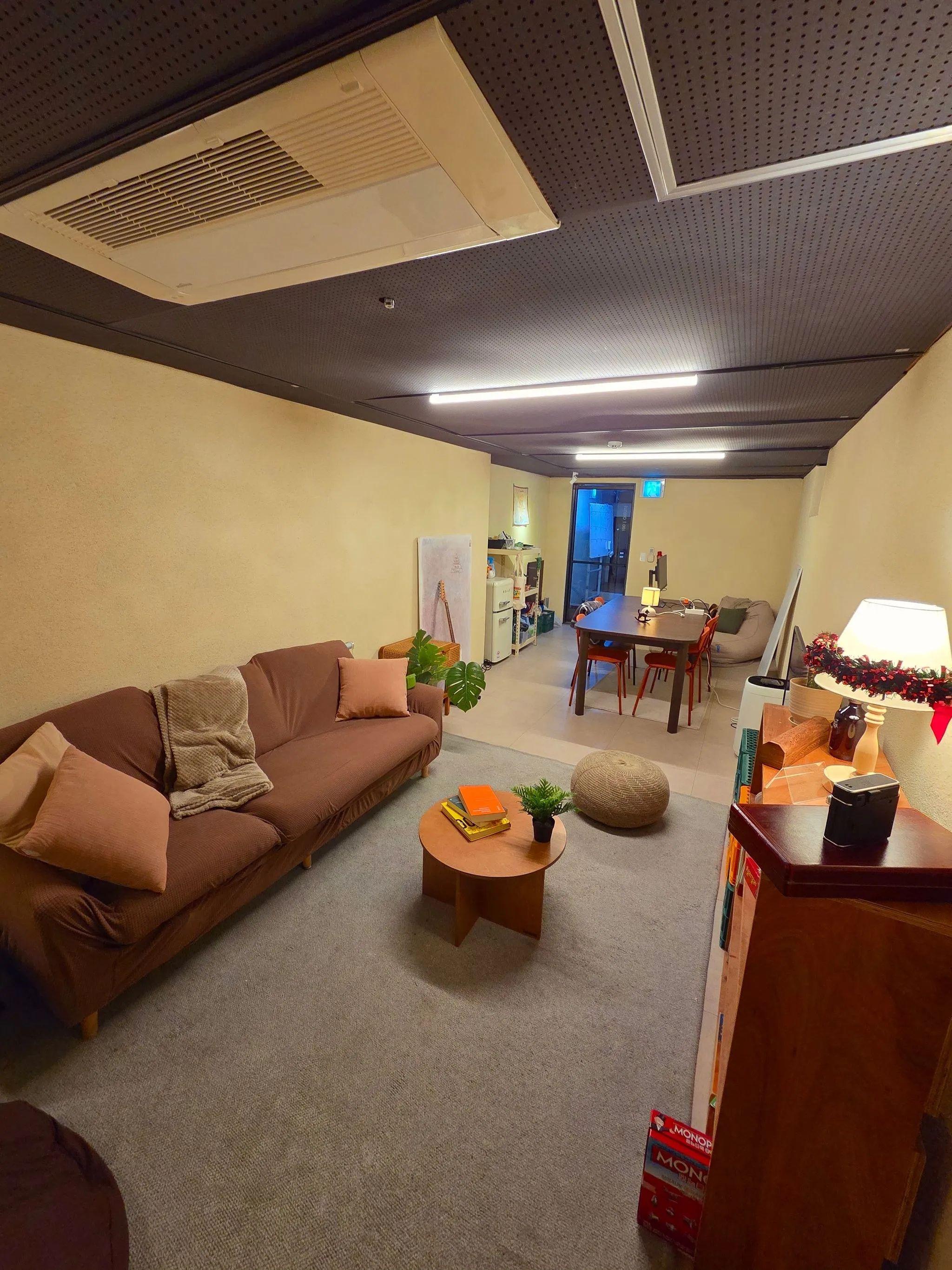 Coworking Space & Lounge