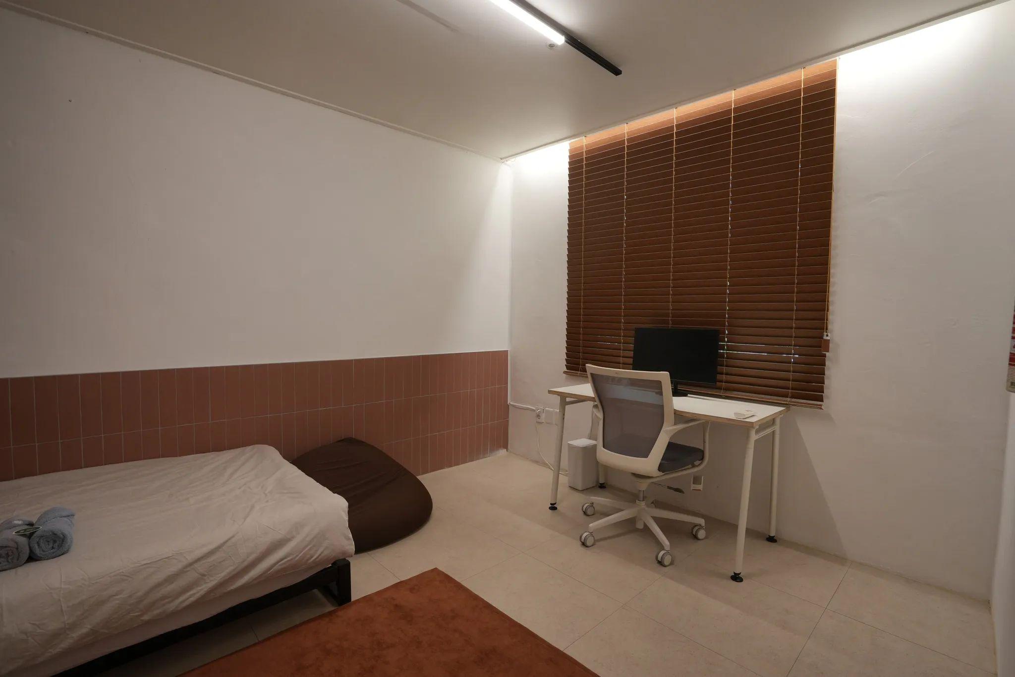 Room 102 single room