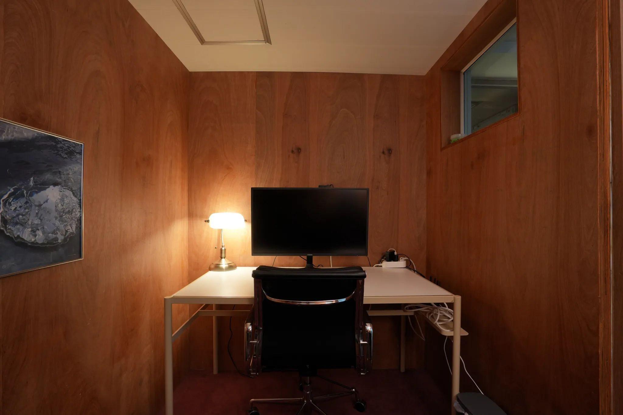 Meeting Room / Phone Booth