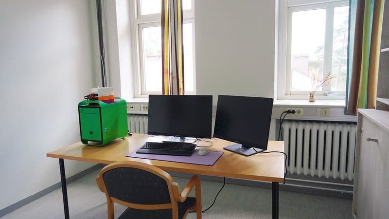 Private office available for nomads at Hub Feenix