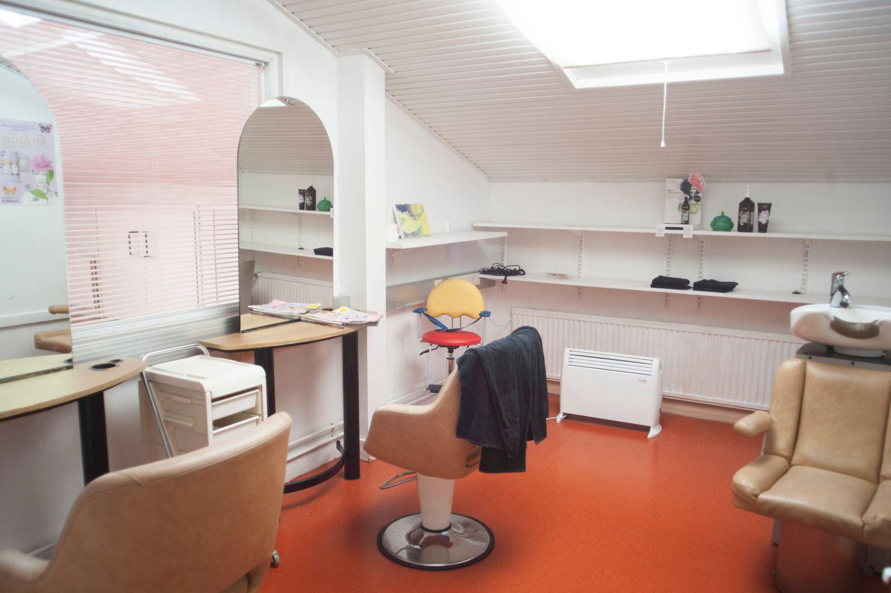 Eco hair salon and healing salon at Hub Feenix