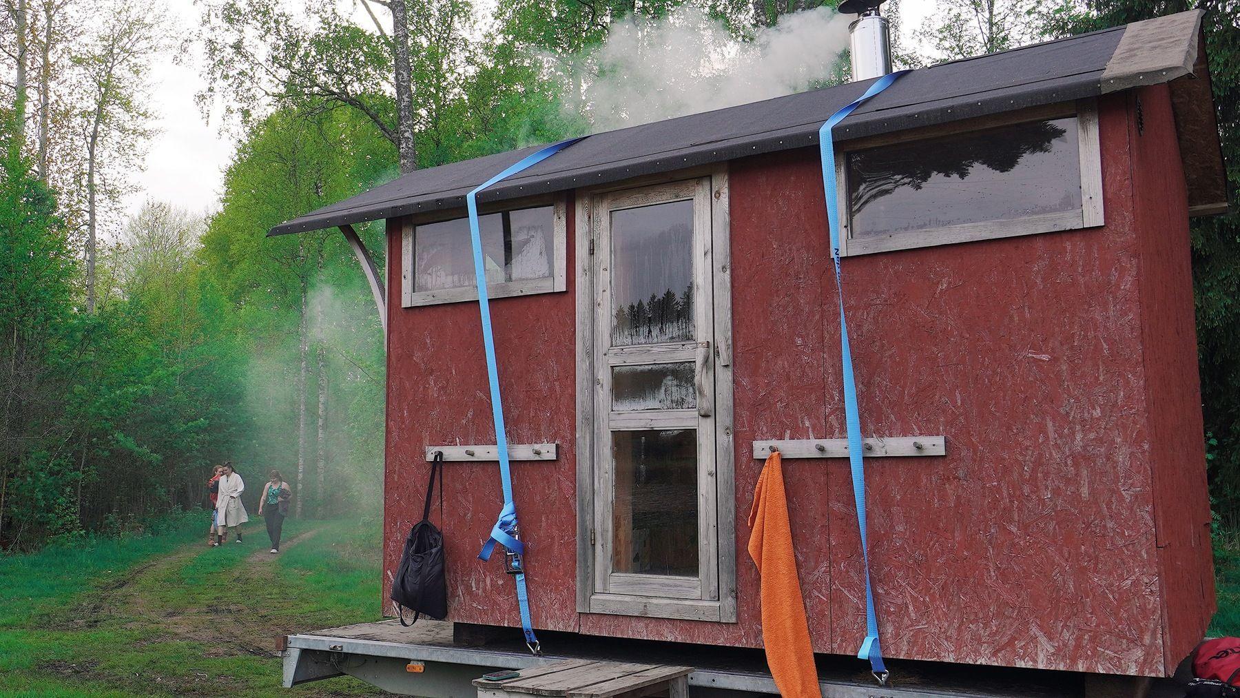 Sauna by the Högbensjön lake during summer