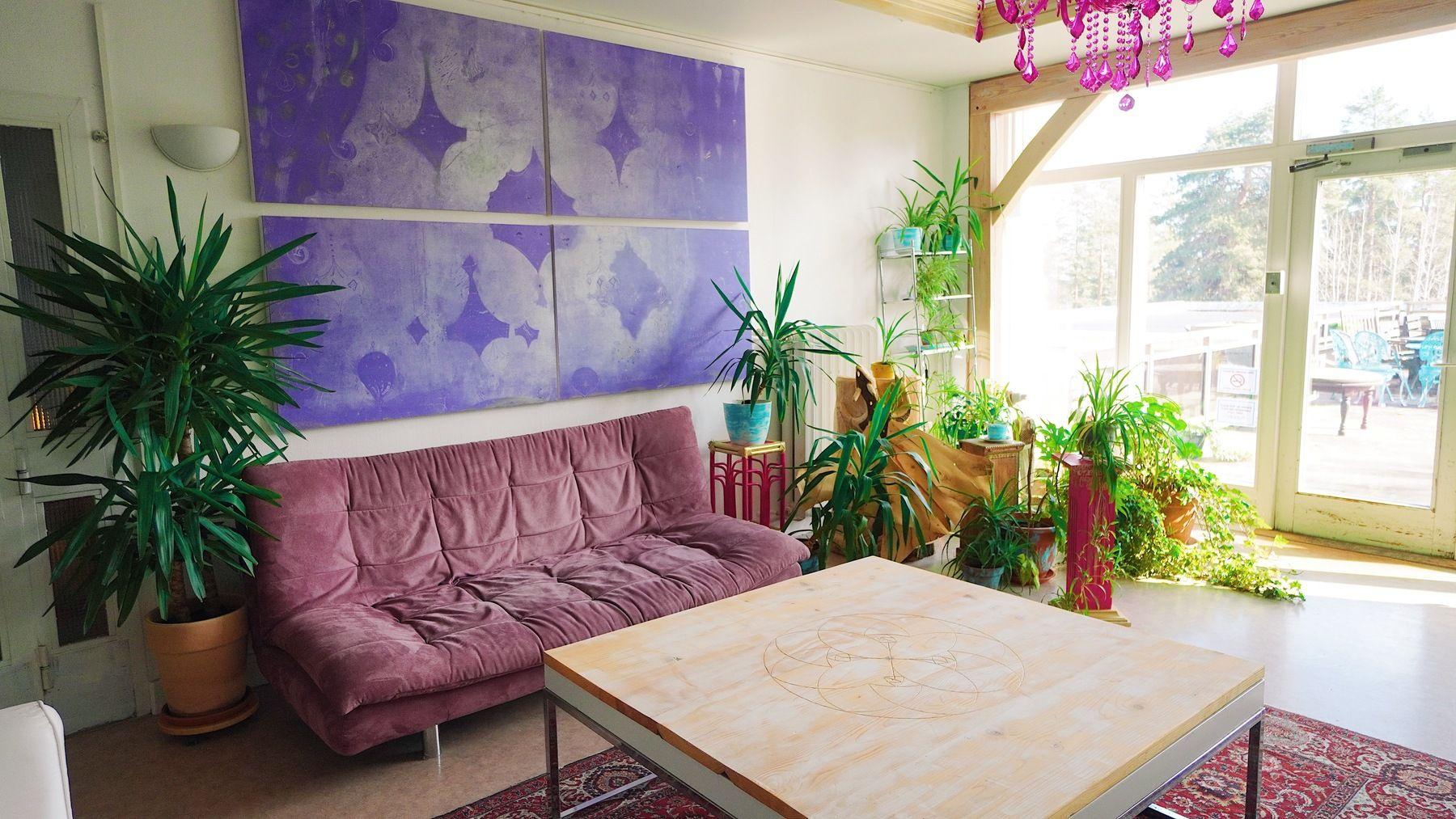 Seating area on floor 3 of Hub Feenix