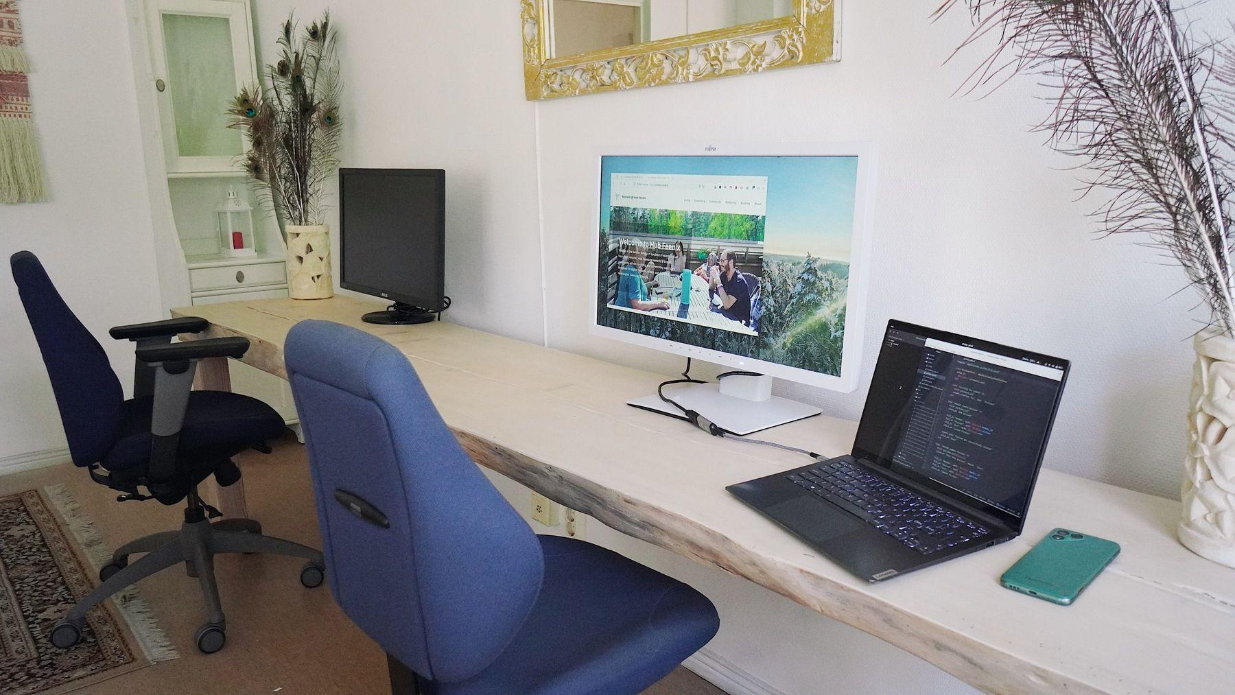 Coworking space at Hub Feenix