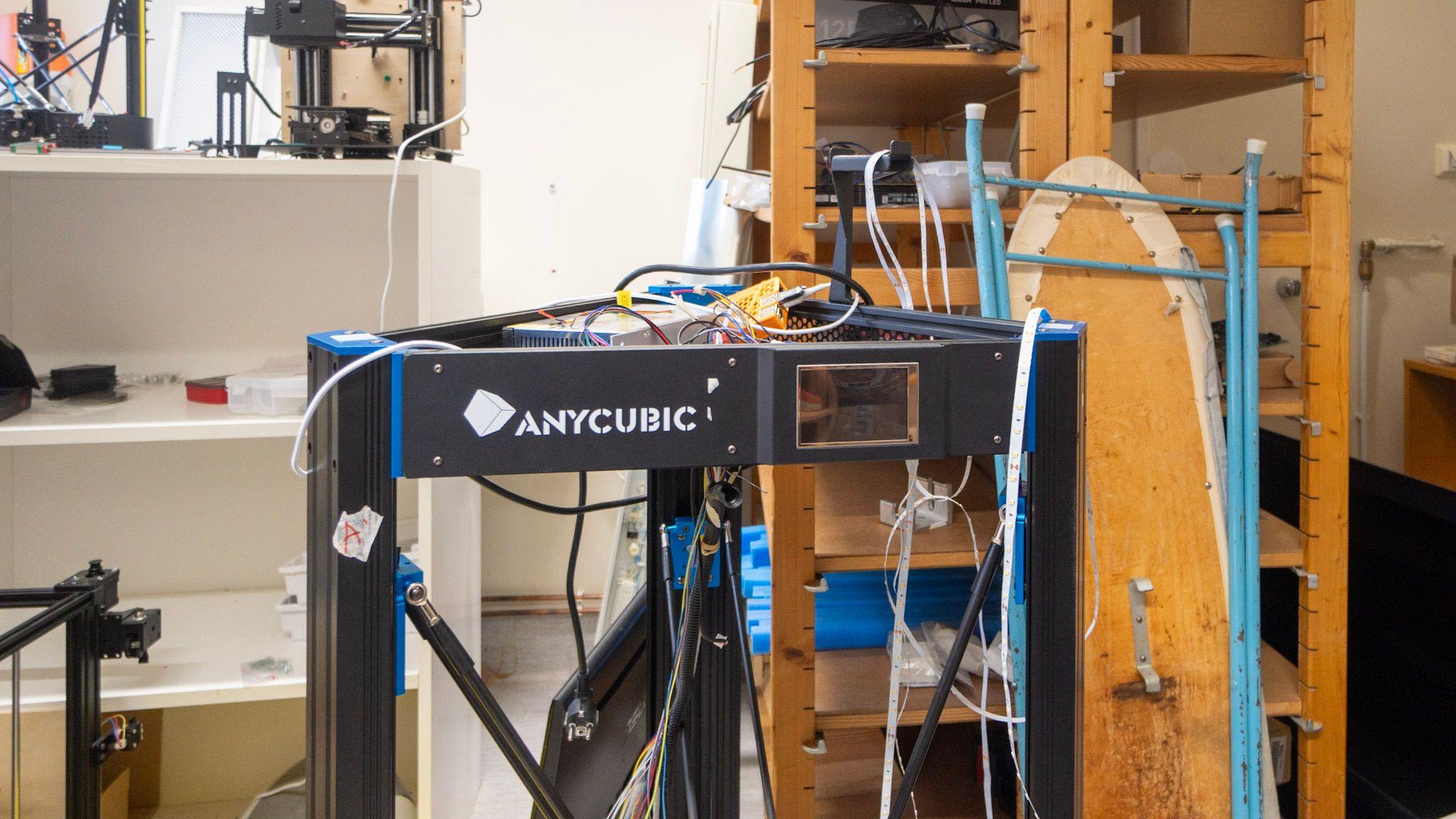 Electronics studio in the Makerspace at Hub Feenix