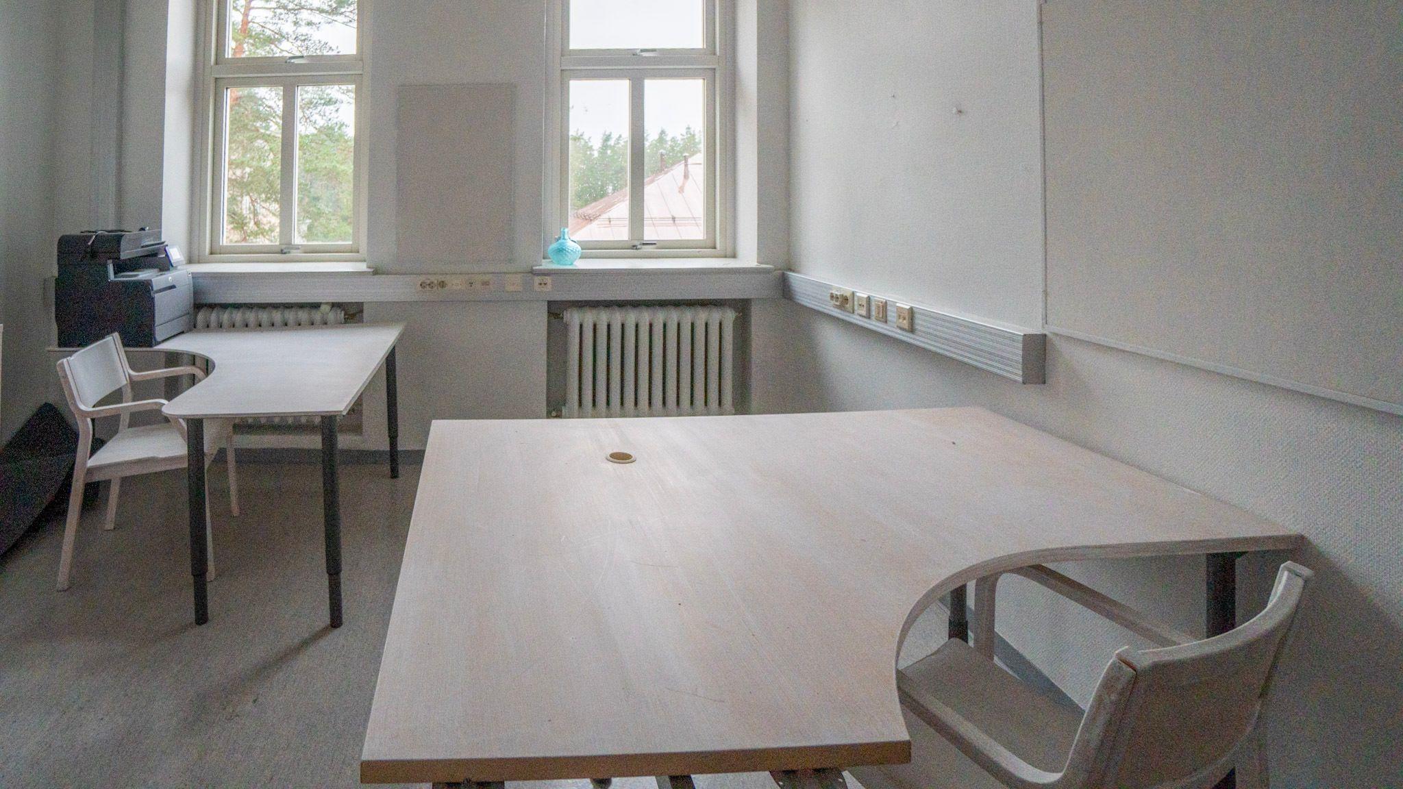 Double office space at Hub Feenix