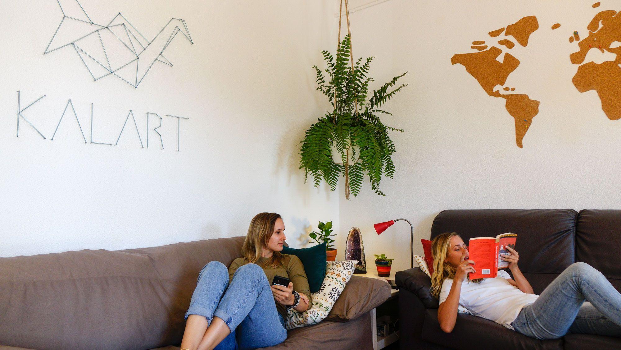 Fondo de la página de habitaciones - Kalart coliving rooms background