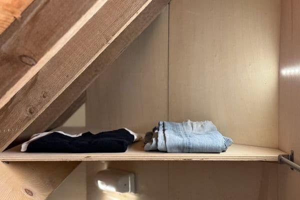 Single cabin interior view