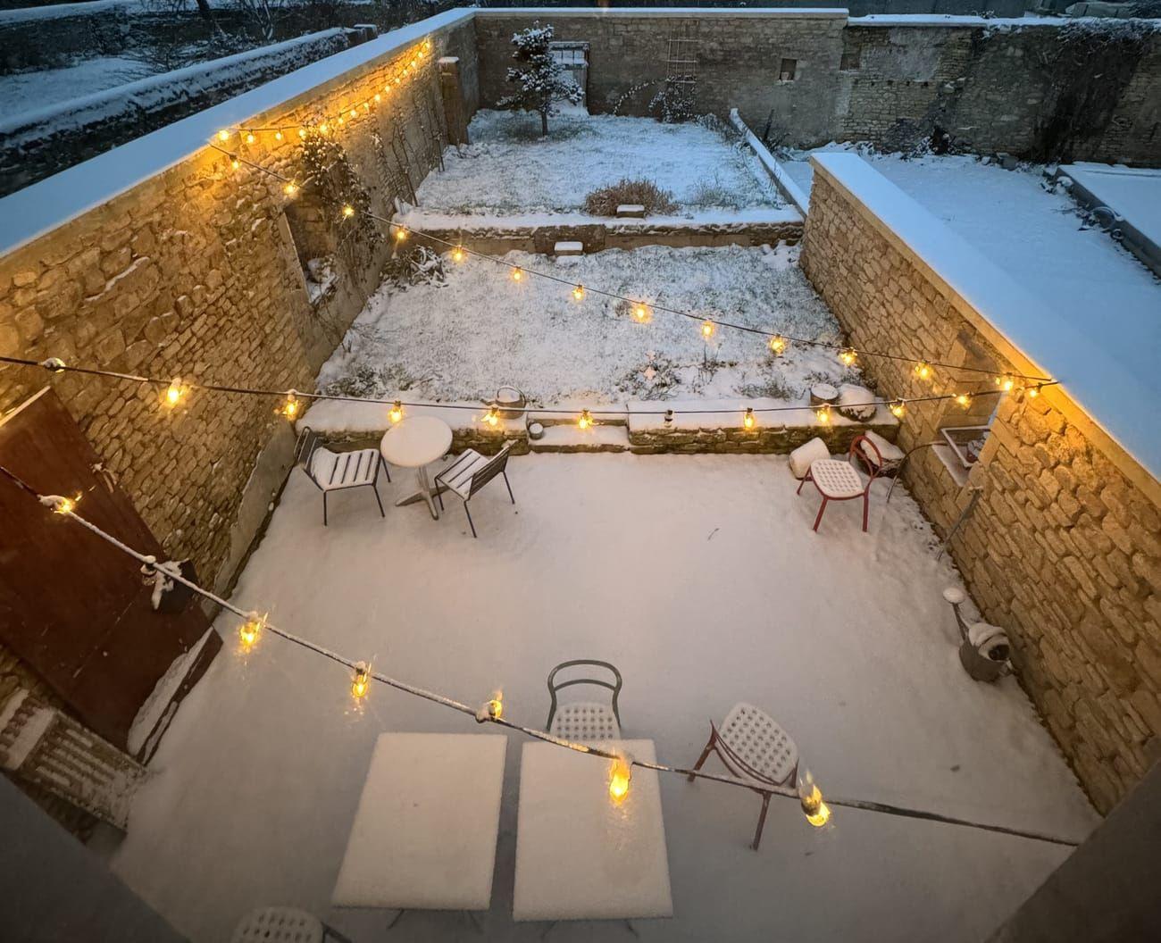 Hero image of Les Briques in winter