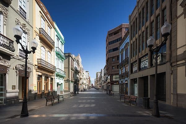 Pedestrian street in Las Palmas with historic buildings