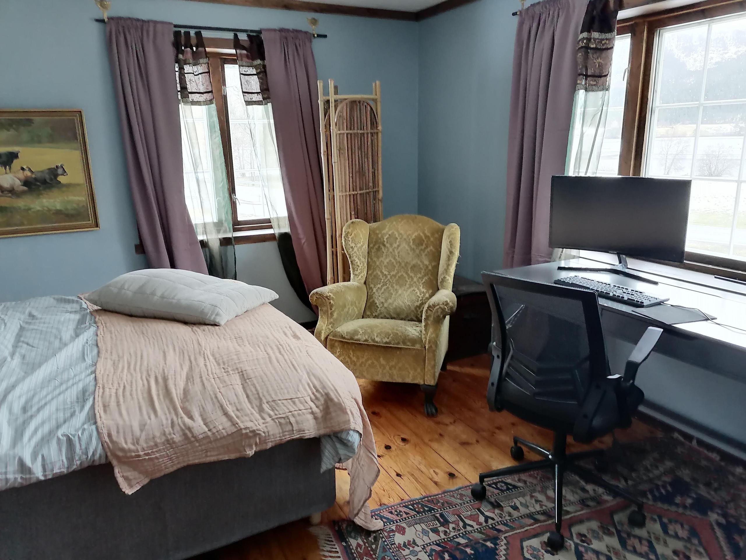 The Blue Room with lake and mountain view