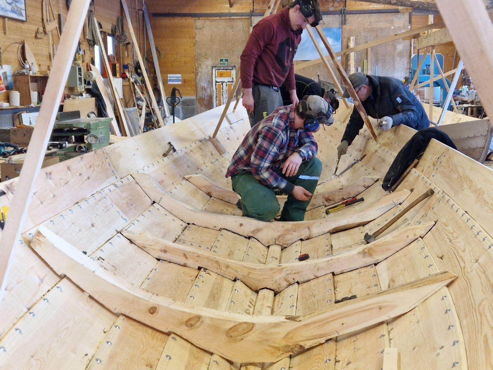 Boatbuilding project in Bjørkedal, keeping up traditional crafts
