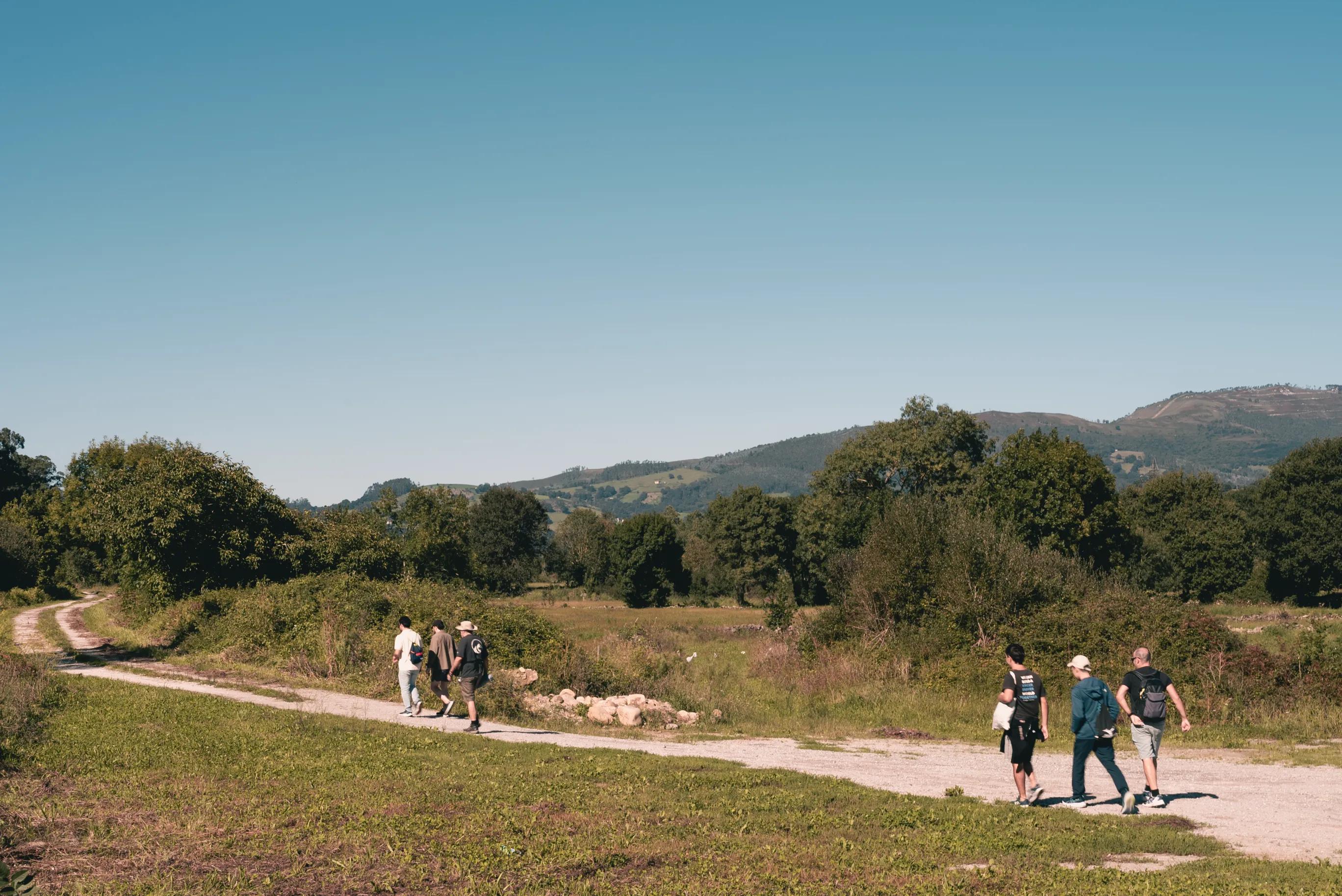 Mountain trails and natural parks for hiking near the coliving