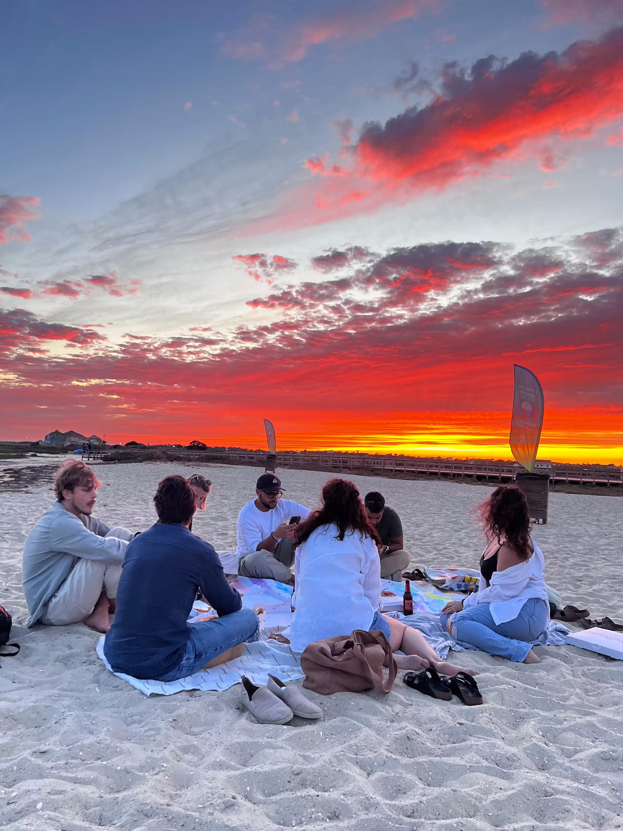 Afterwork on the beach – POMAR base – POMAR coliving