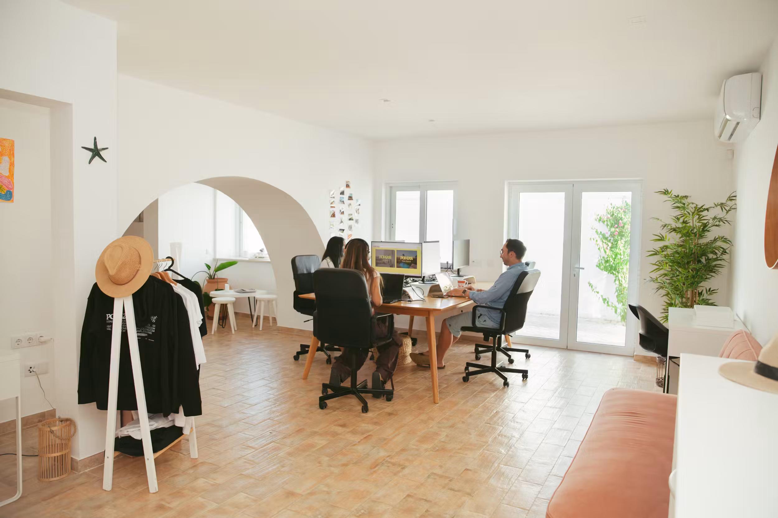 Coworking large view – POMAR base – POMAR coliving