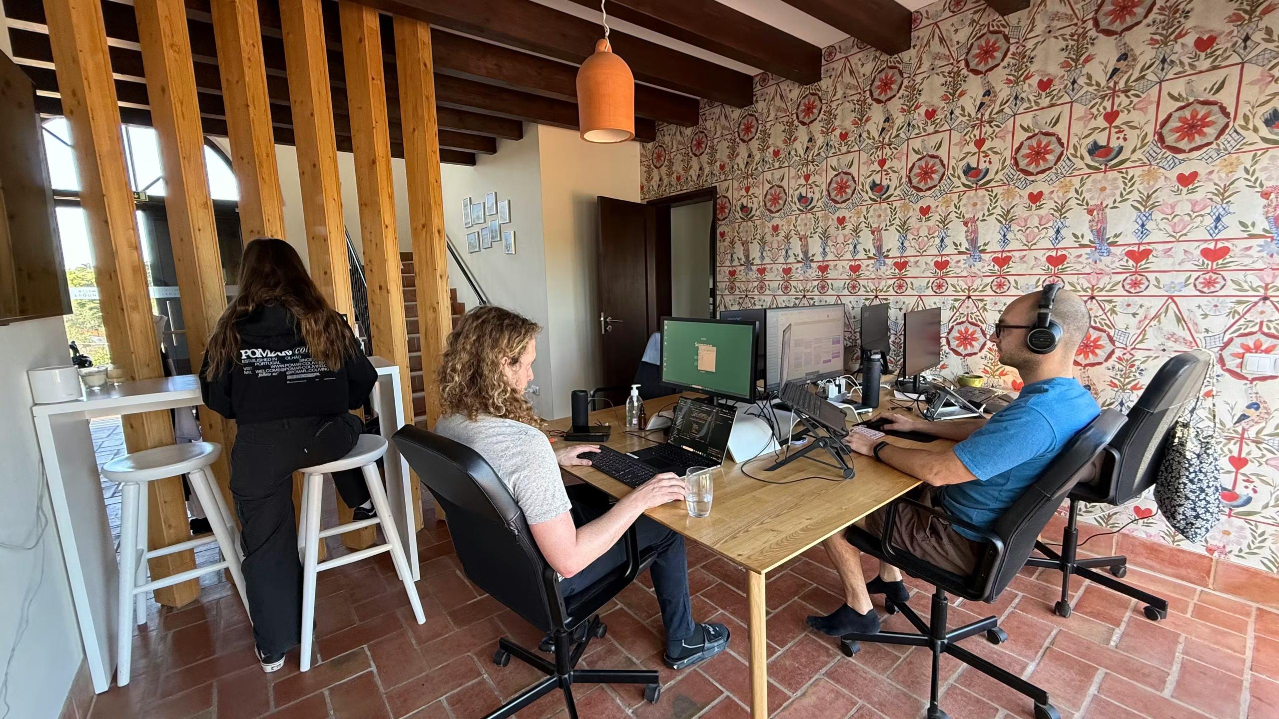 Coworking space at POMAR na praia
