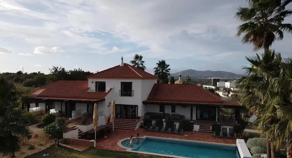 Drone view – POMAR na praia – POMAR coliving