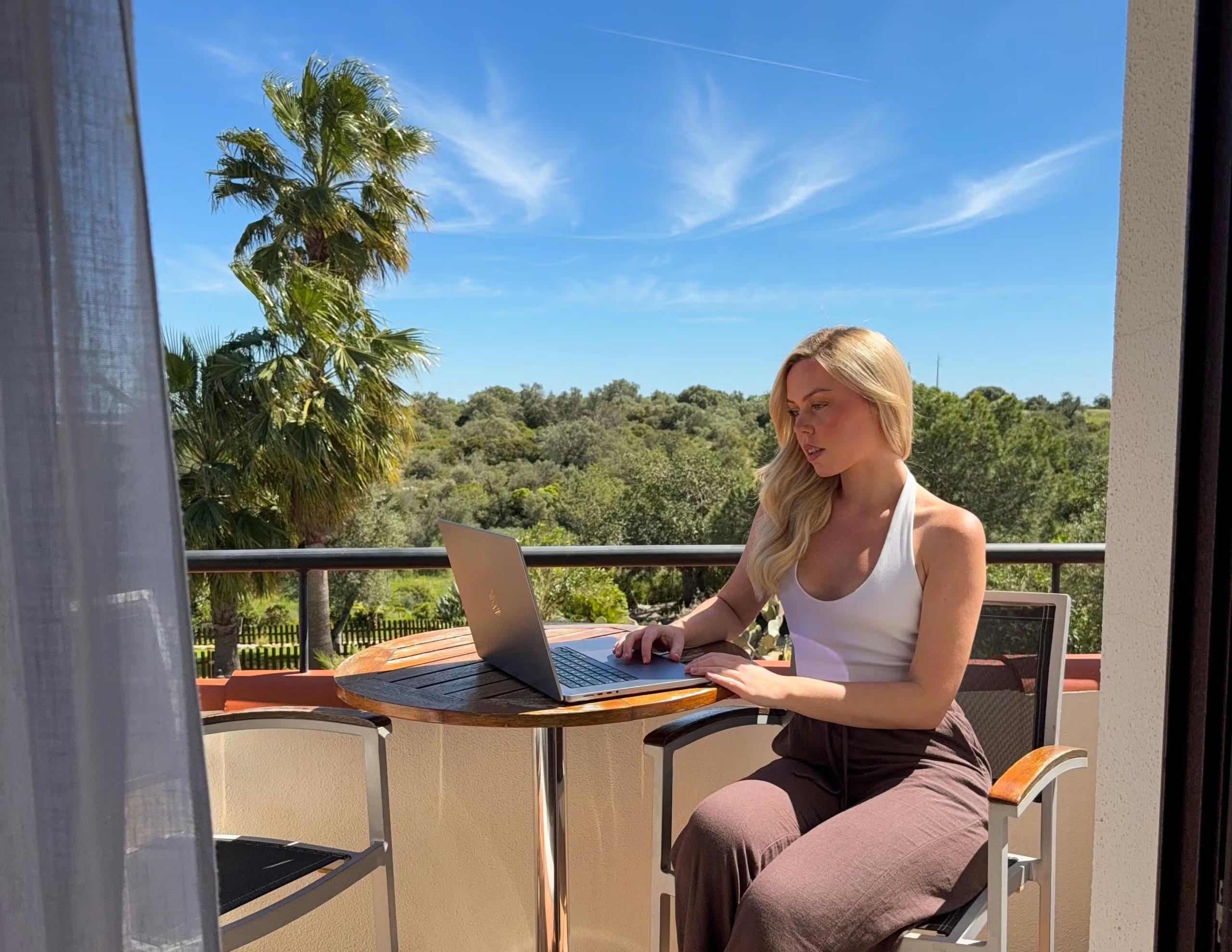 Saudade A terrace - POMAR coliving