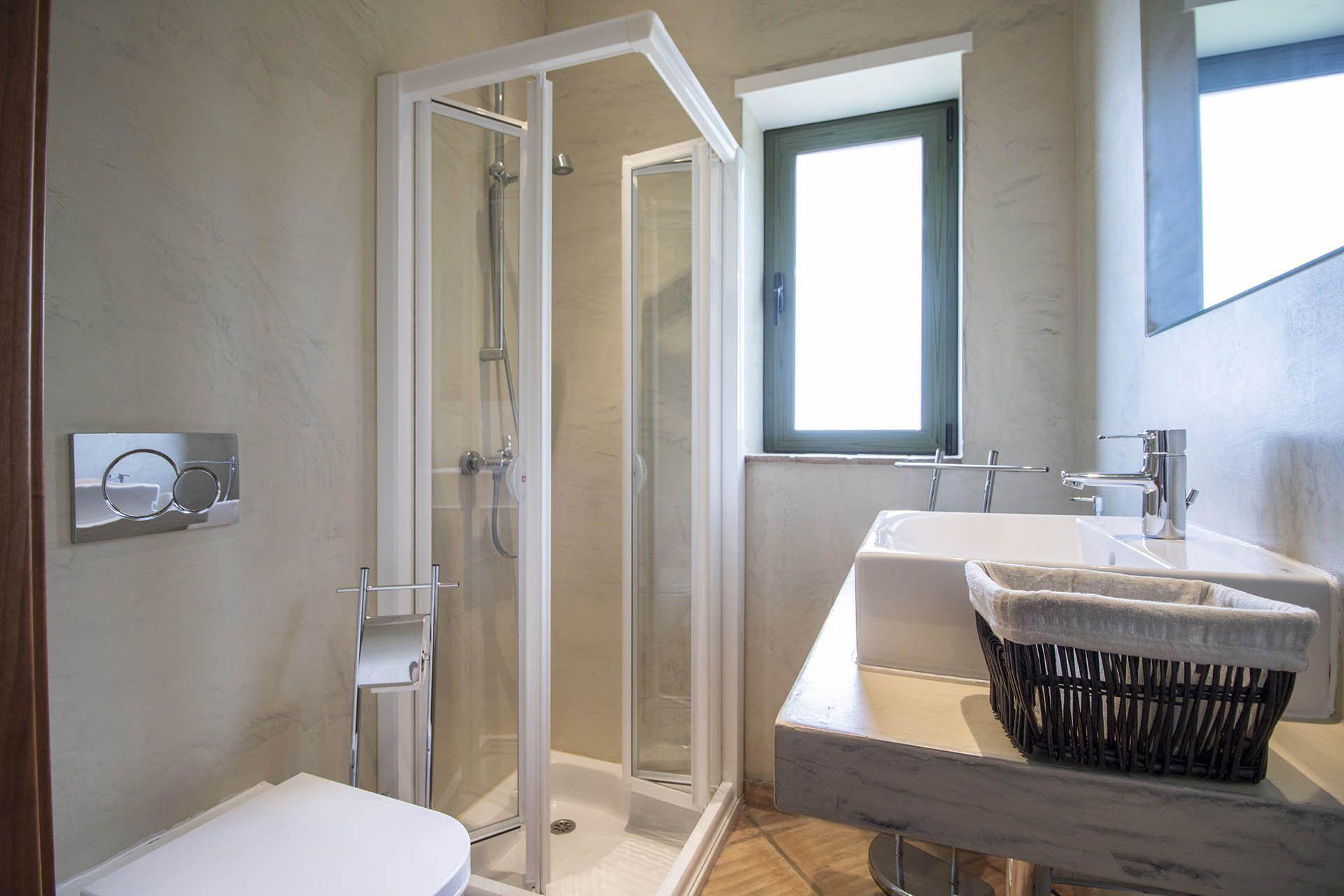 Bathroom 2 - Double bedroom with private bathroom - POMAR coliving