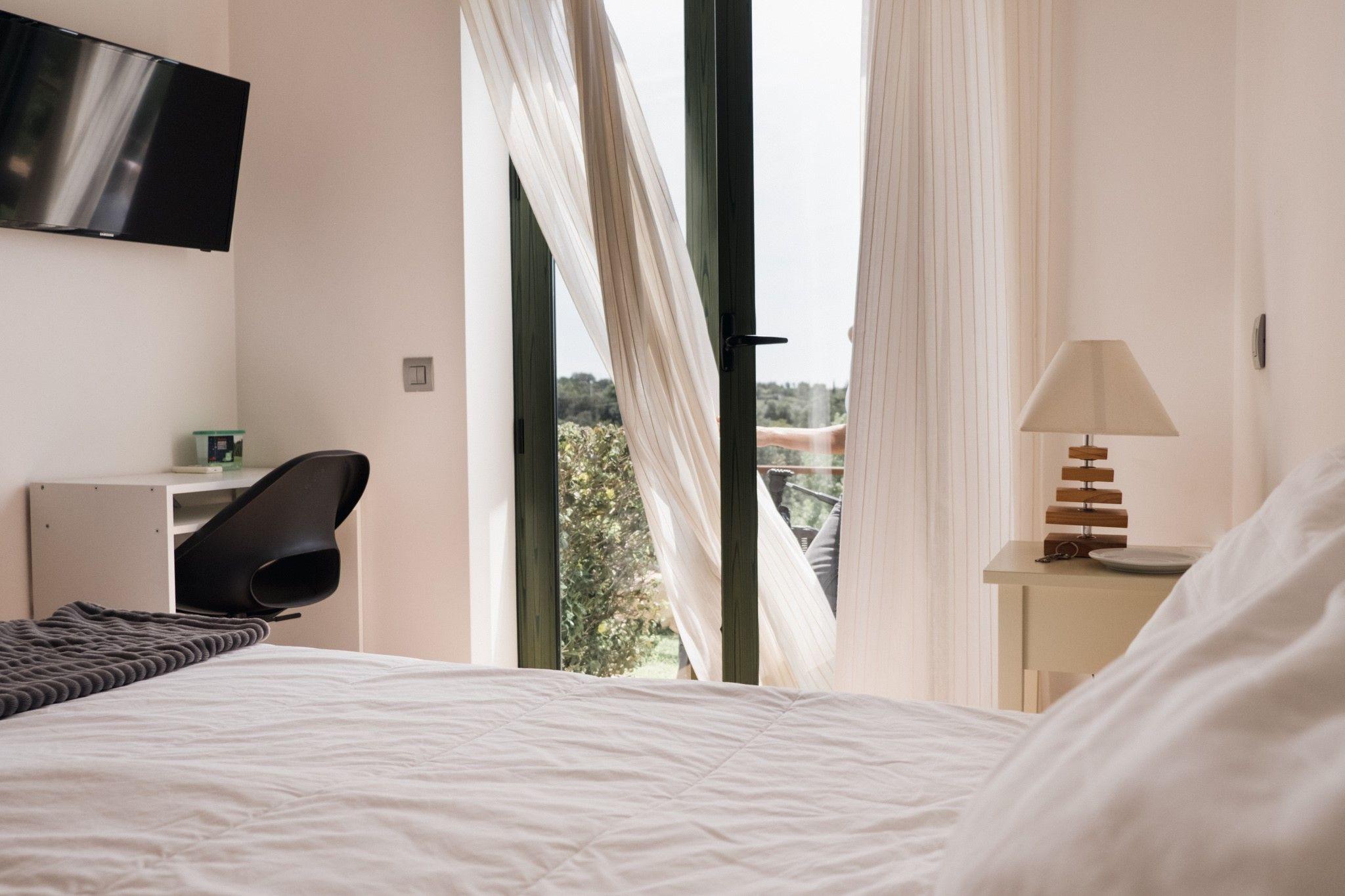 Double bedroom with private bathroom - main view - POMAR coliving