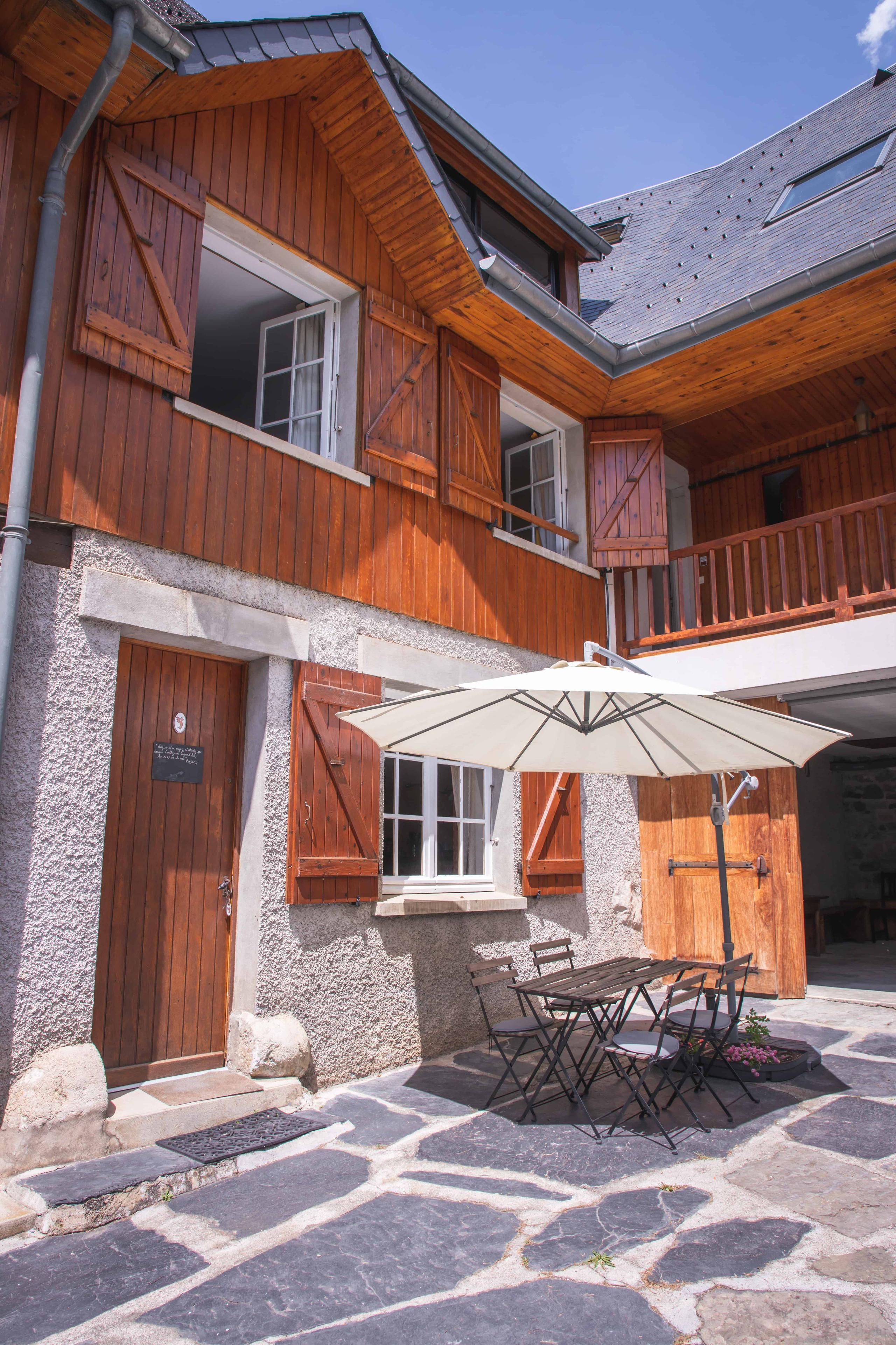 Exterior view of the Studio Cosy overlooking the main courtyard