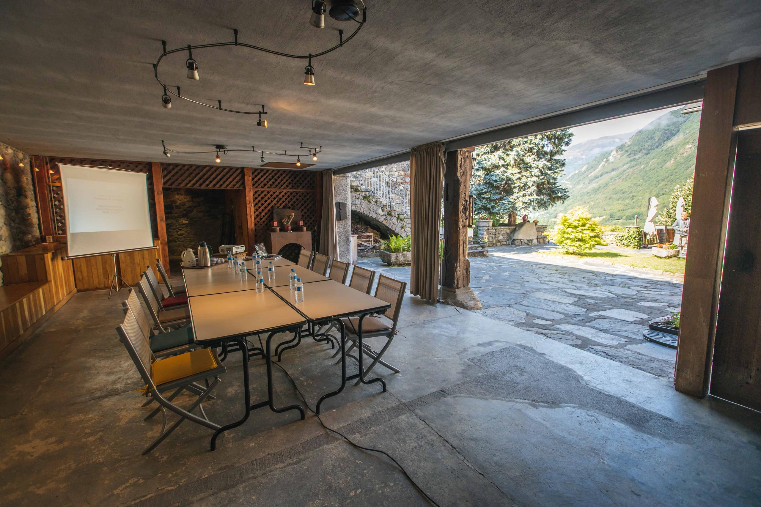 Meeting and workshop room with table setup