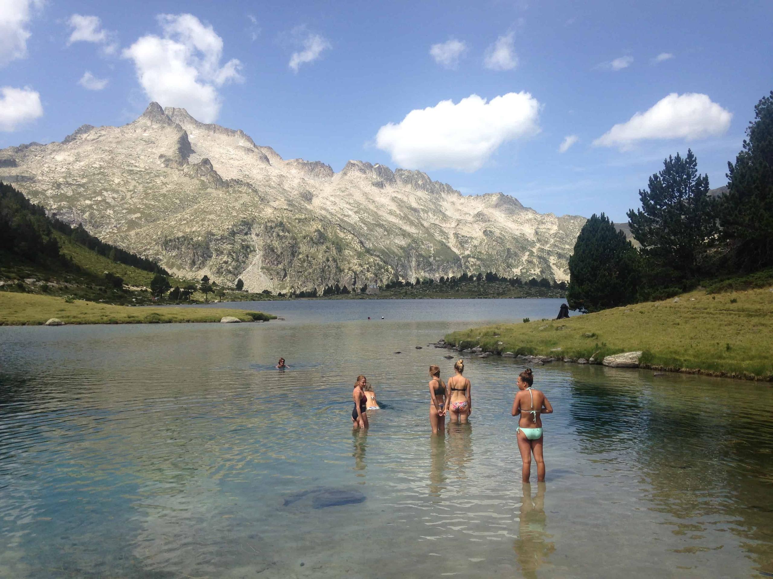 Swimming in Néouvielle nature reserve