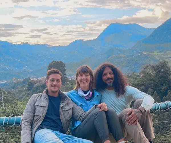 Jota, Paula, John & Abid