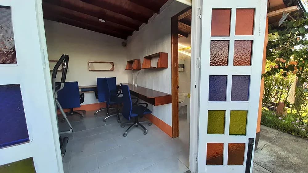 Coworking space at the Jericó coliving location