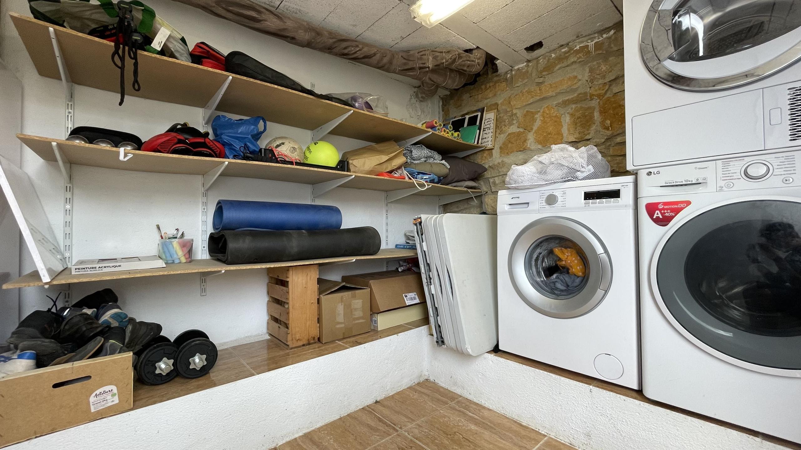 laundry room and activities in ruralco coliving